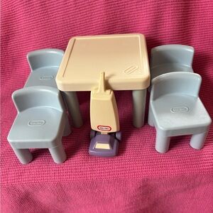 Vintage little tikes dollhouse Kitchen Table 4 blue chairs & Vacuum furniture